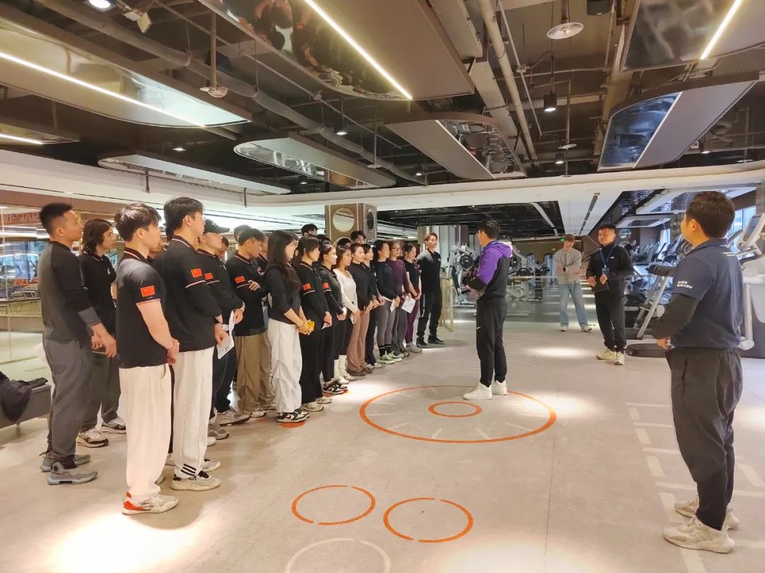 广州新国职健身教练学院：开启专业健身教练的黄金之路