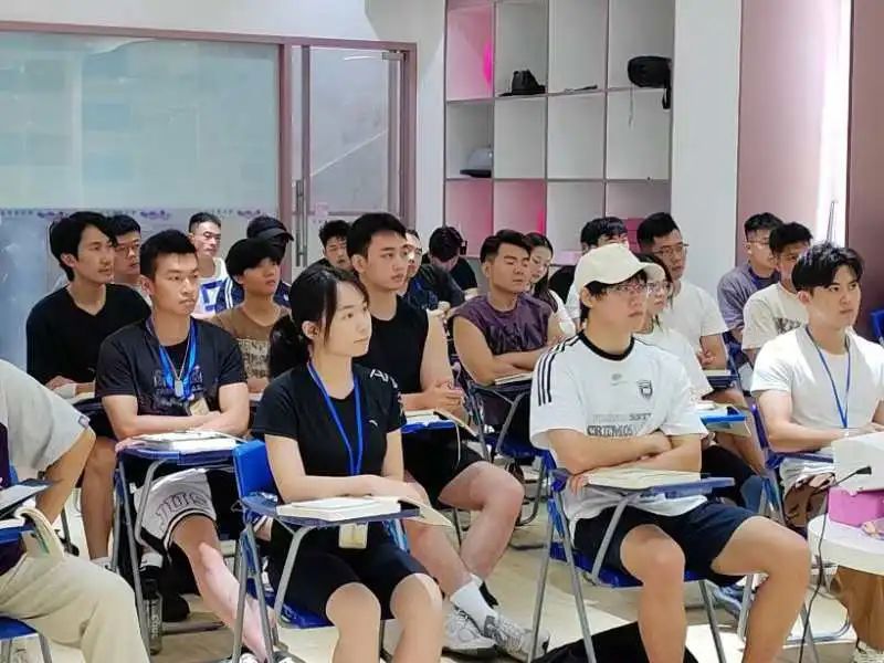 新国职健身教练证书：高分背后的多重价值(图2)