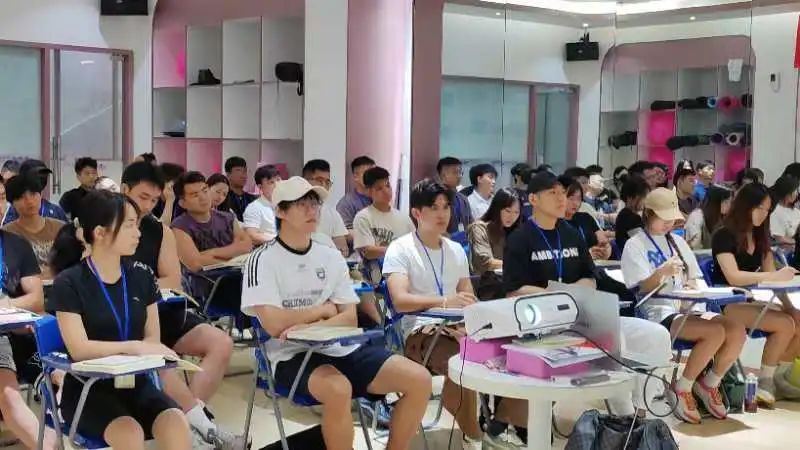 高考生暑假考证逆袭：健身教练兼职时薪 200 元，大学直接经济独立！(图4)