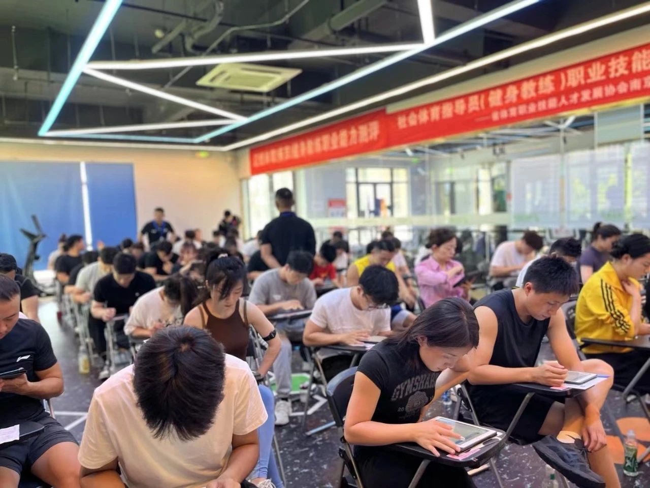 【震惊】健身教练必看！这证书才是真正的